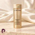 بطری ۳۰ میلی‌لیتری لوسیون ابسولو رز ۸۰ لانکوم روی سطح روشن