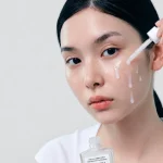 مدل با قطره‌های شیری سرم 345 دکتر آلتیا روی گونه
